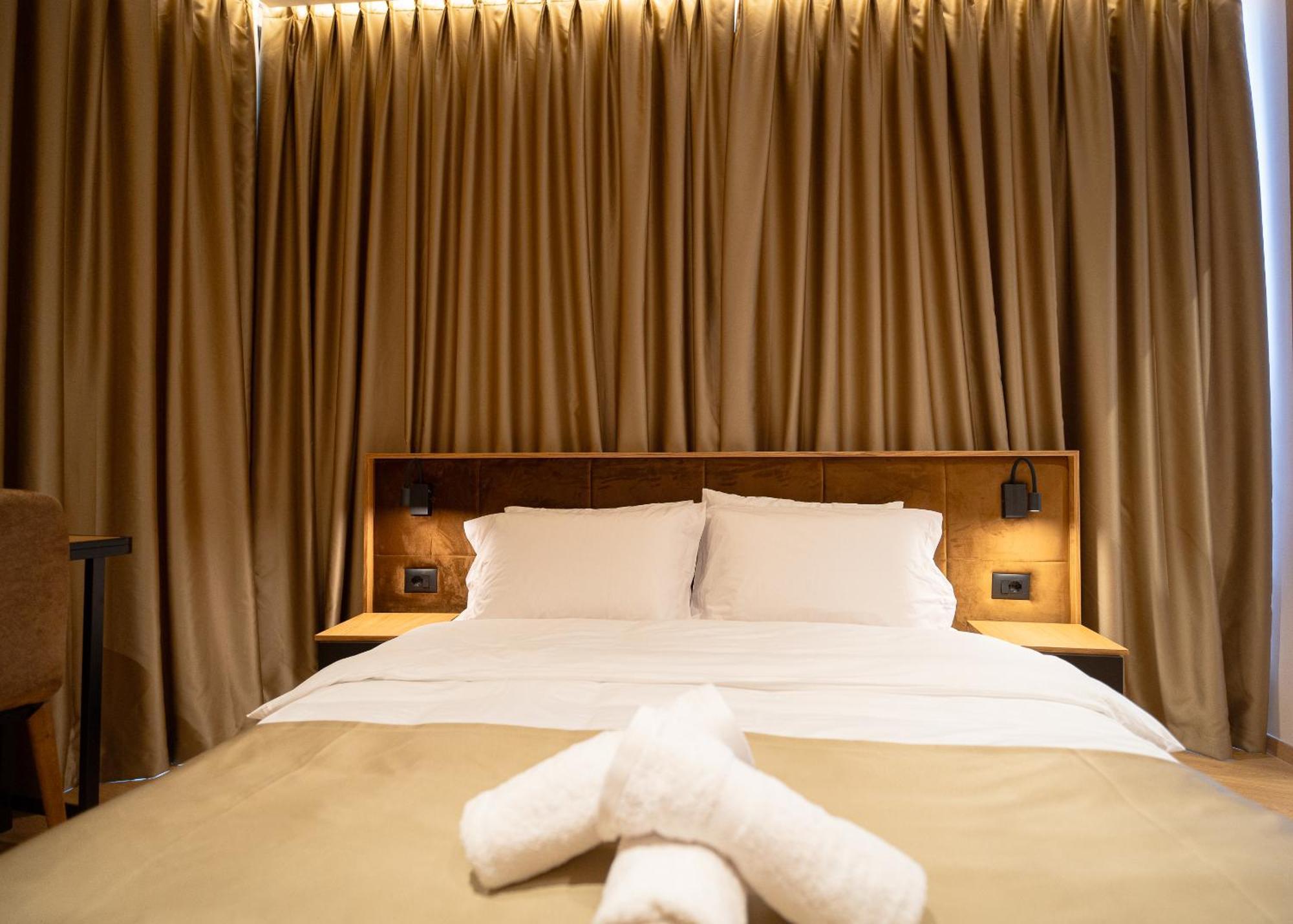 Hotel Boutique Jera Tirana Esterno foto