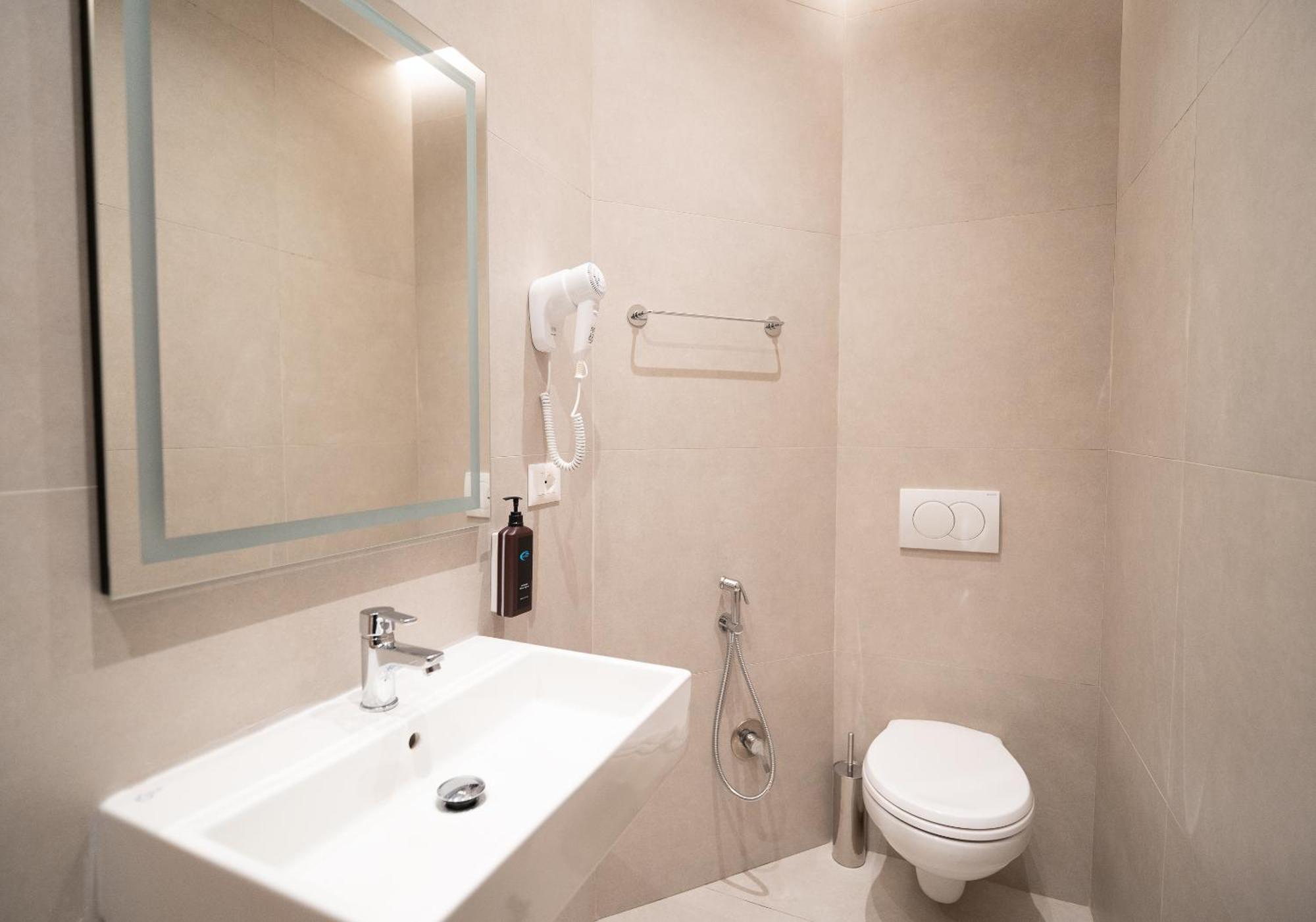 Hotel Boutique Jera Tirana Esterno foto